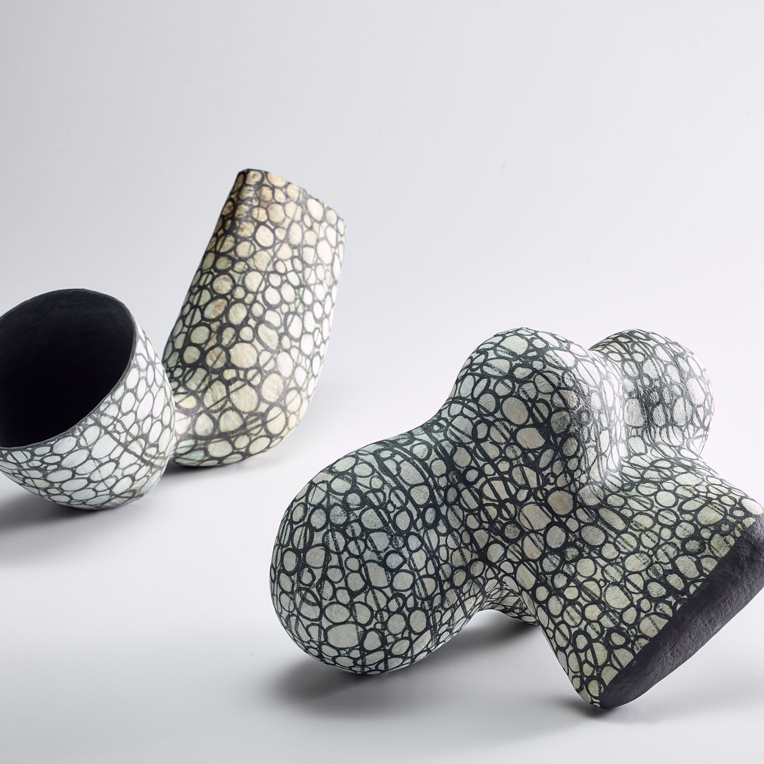 Monika Debus - o.T. Formen, 2019, 55cm x 18cm x 18cm, 43cm x 31cm x 24cm