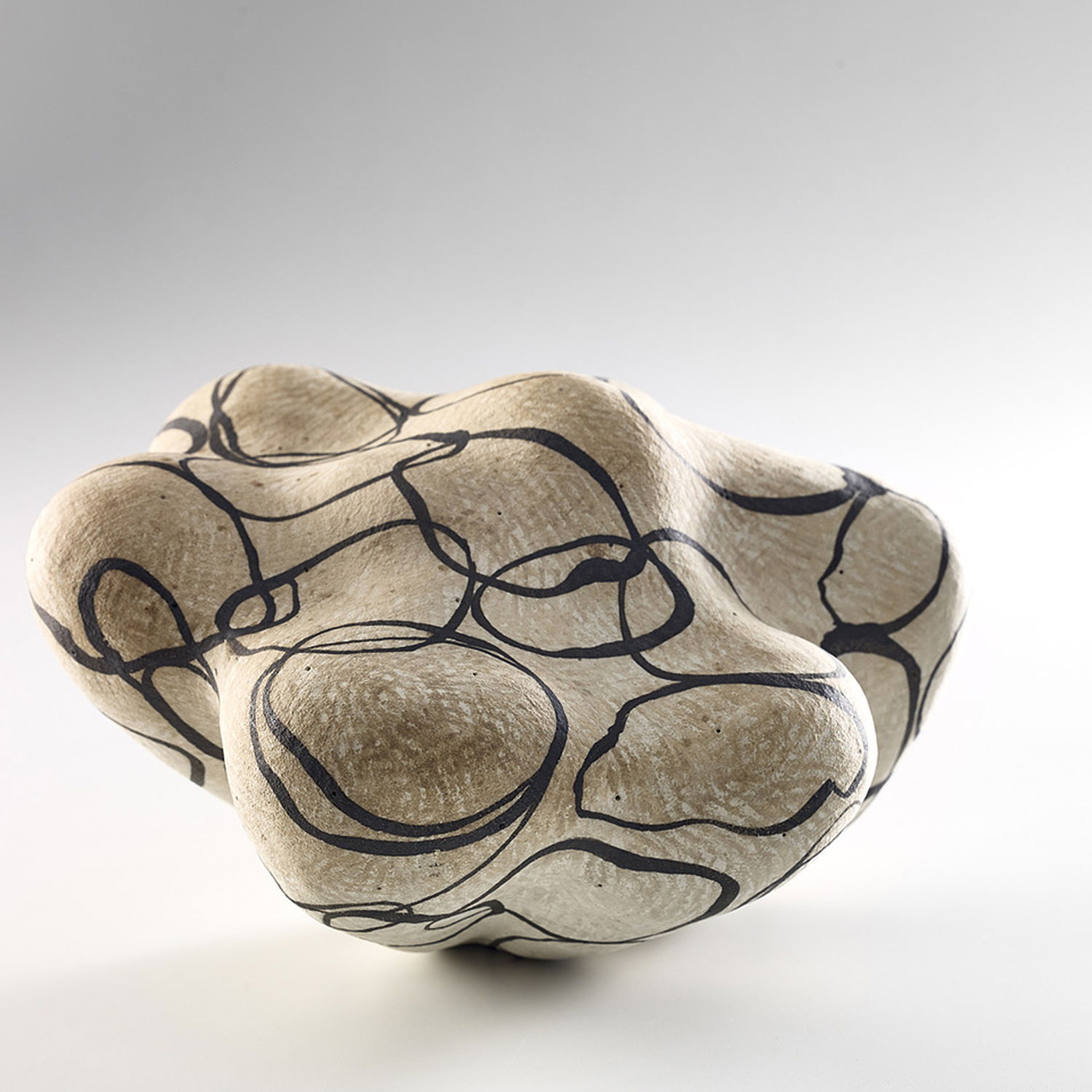 Monika Debus - Ovoide Gefäßplastiken