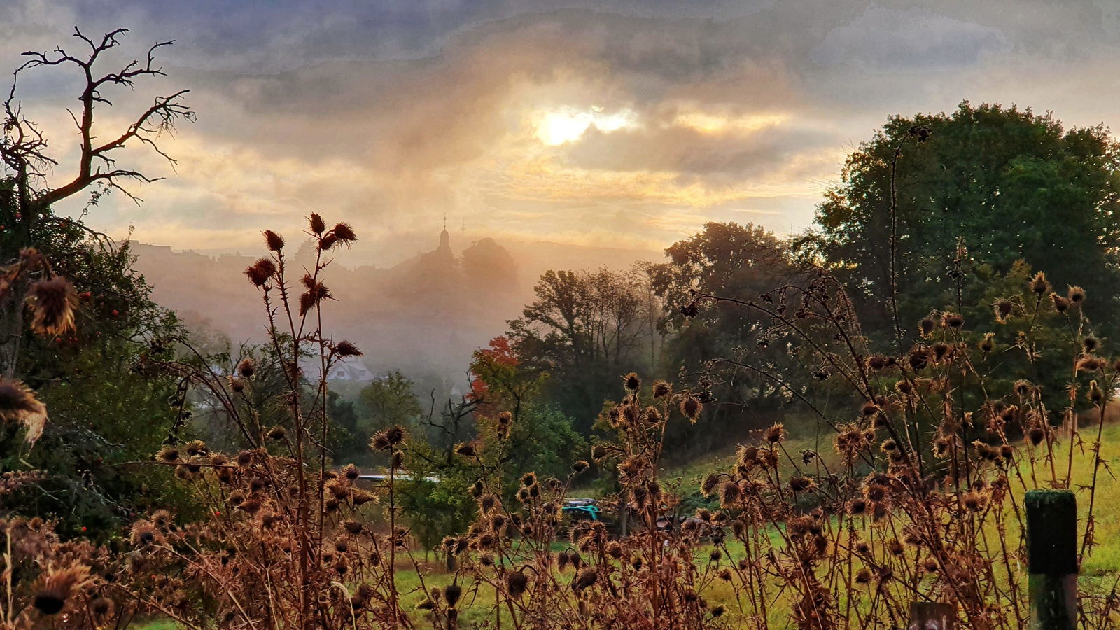 Herbststimmung - H&ouml;hr-Grenzhausen, Aufnahme von Ute Matschke