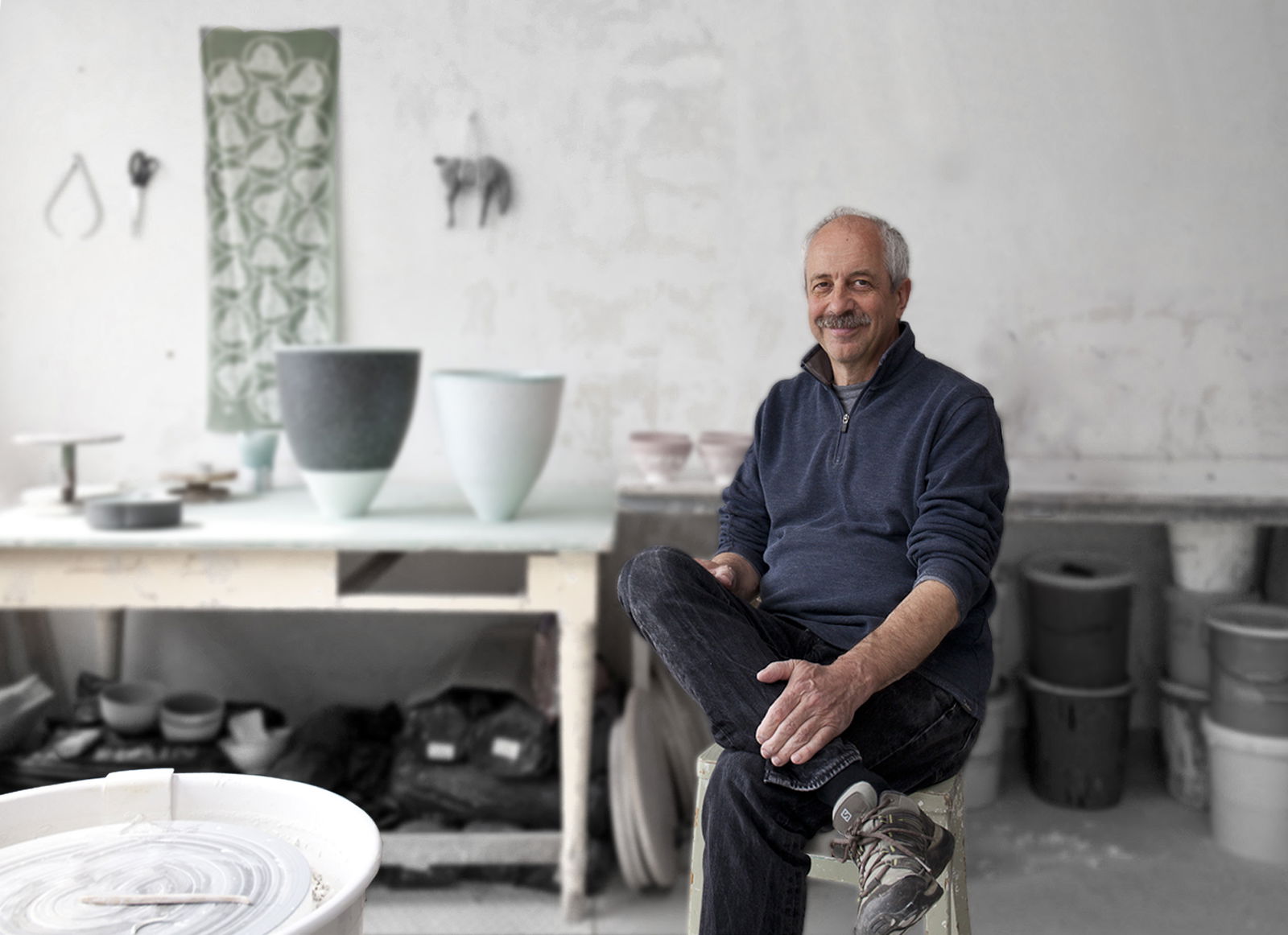 Fritz rossmann in seiner Werkstatt in Höhr-Grenzhausen