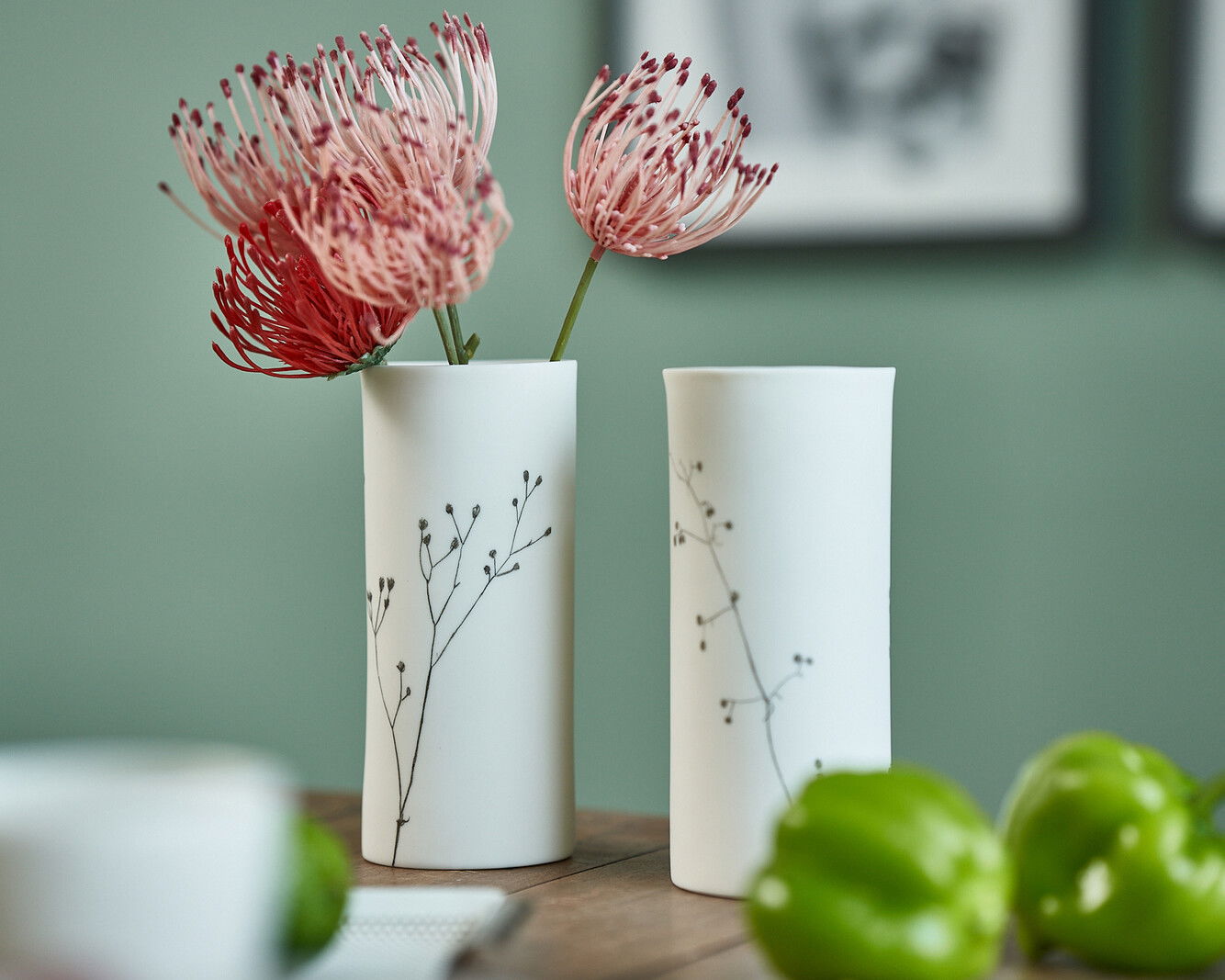 Porzellanvasen der Keramikerin Kathrin Bachmann