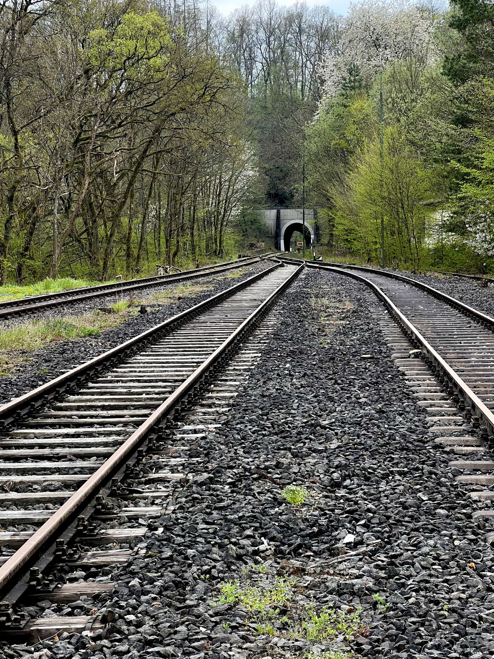 Bahnüberquerung am Bahnhof Grenzau