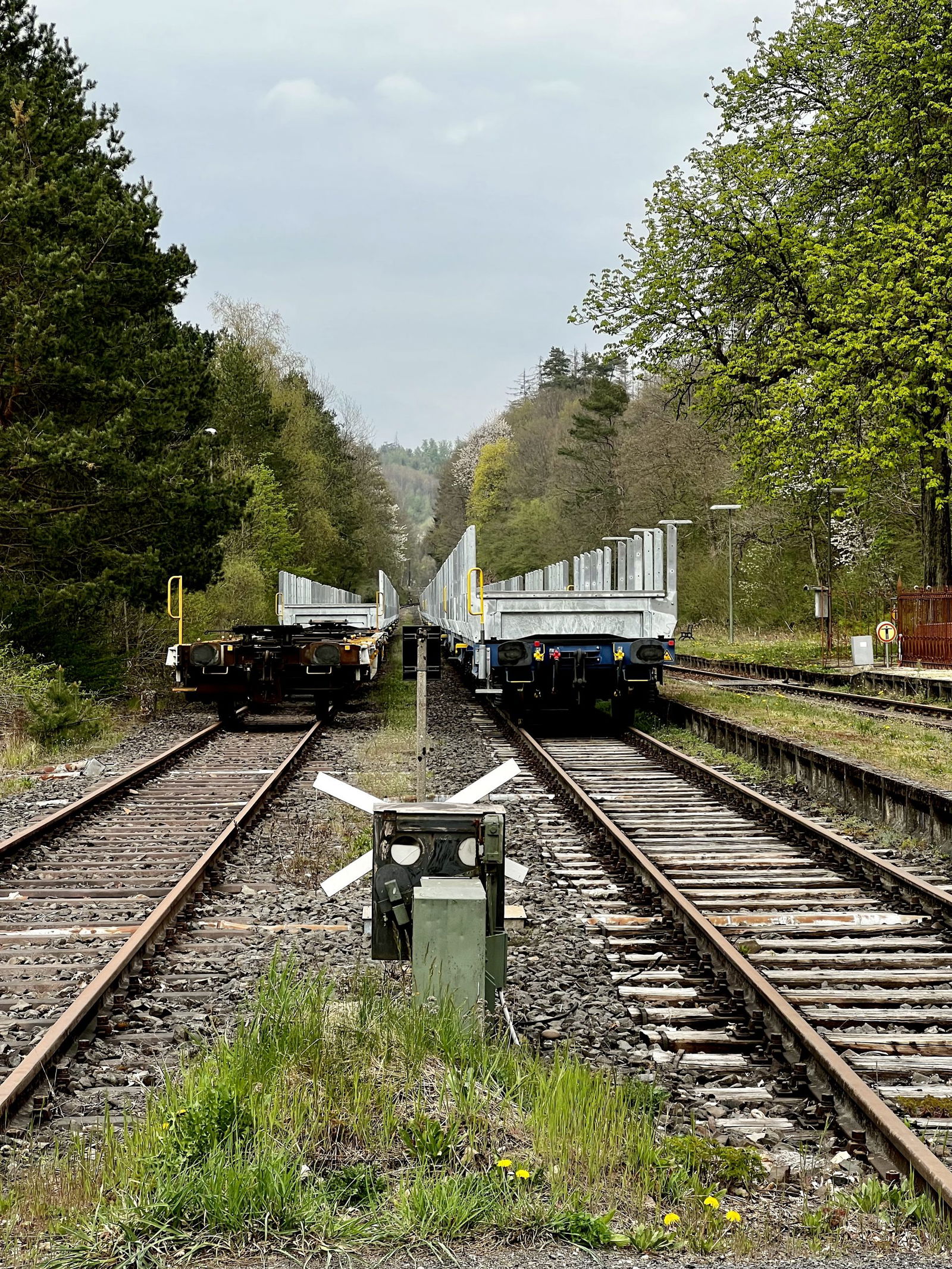 Bahnüberquerung am Bahnhof Grenzau