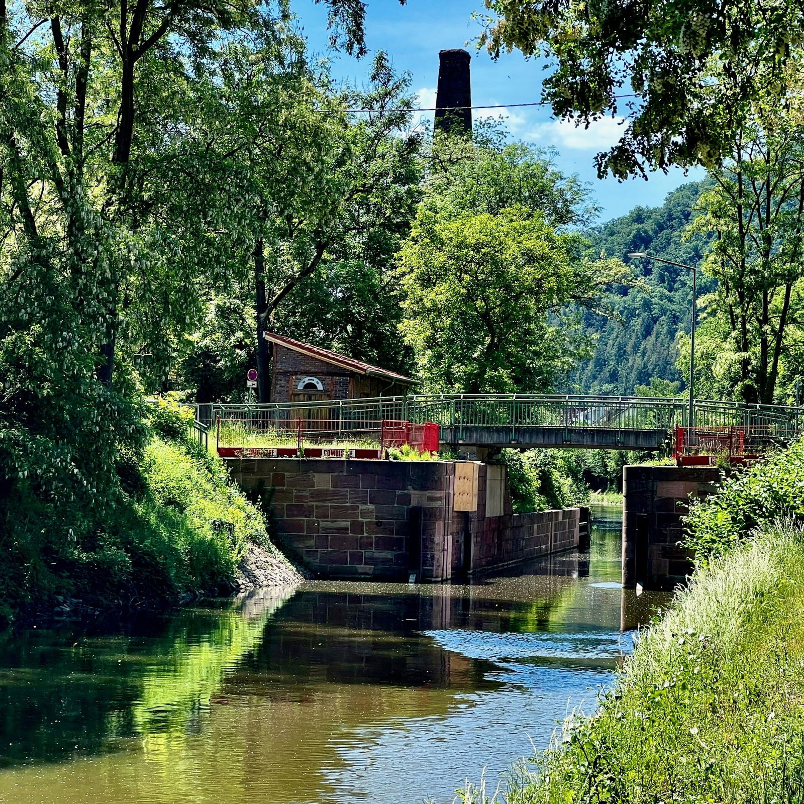 Kleine Schleusen an der Lahn