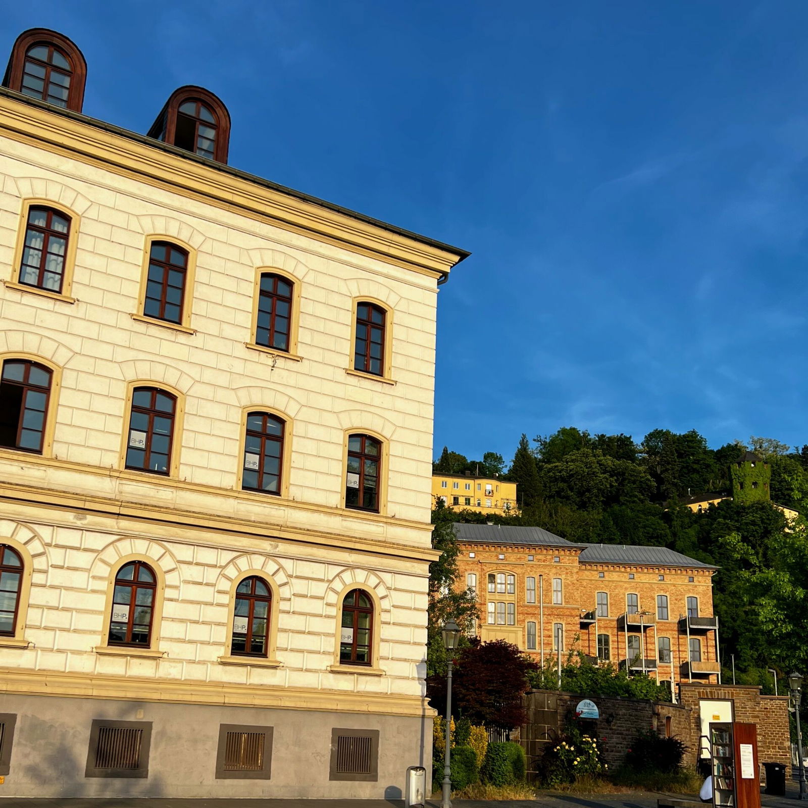 Konradhaus und Gropiusbau in Koblenz-Ehrenbreitstein