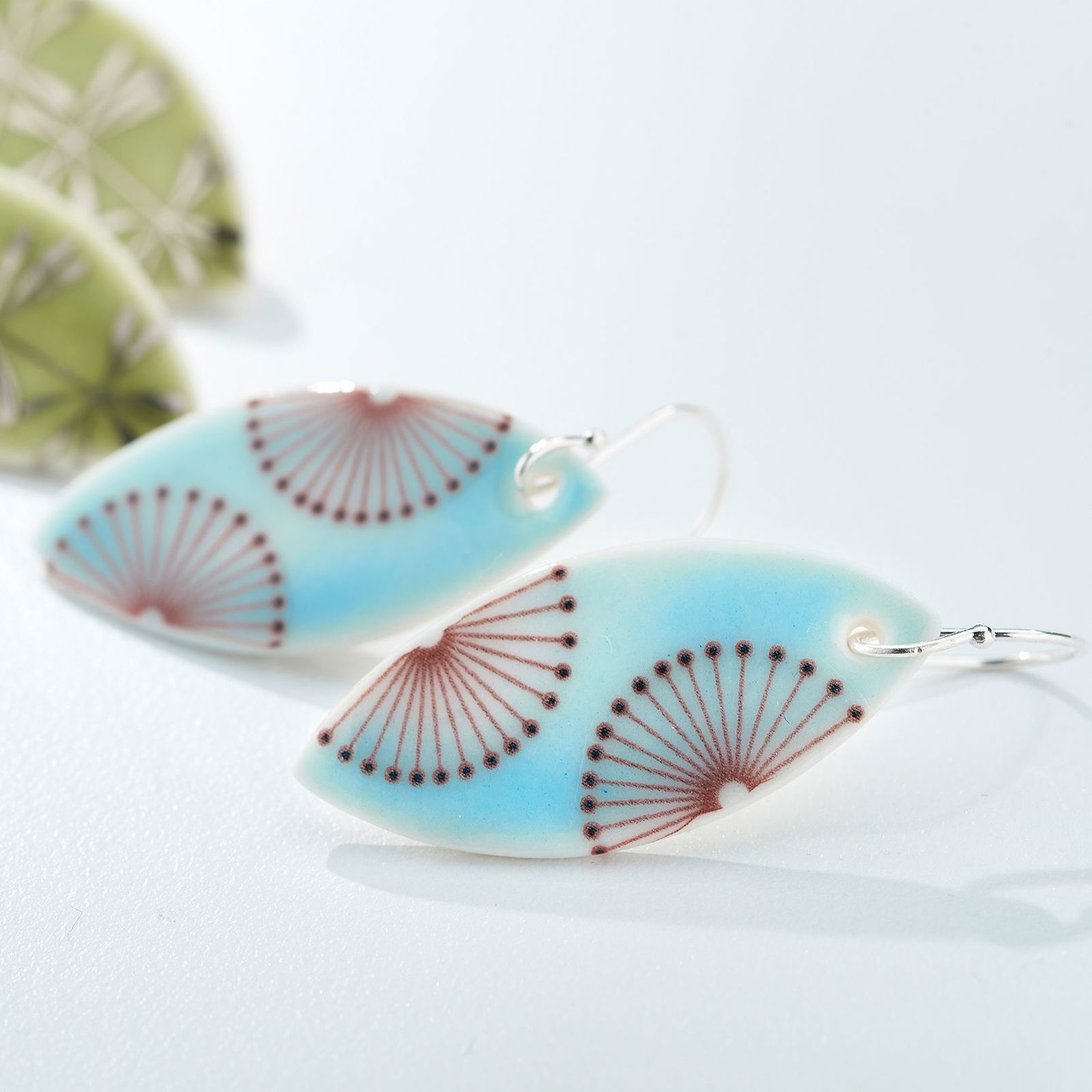 Maja Wlachopulos - Schmuck aus Porzellan