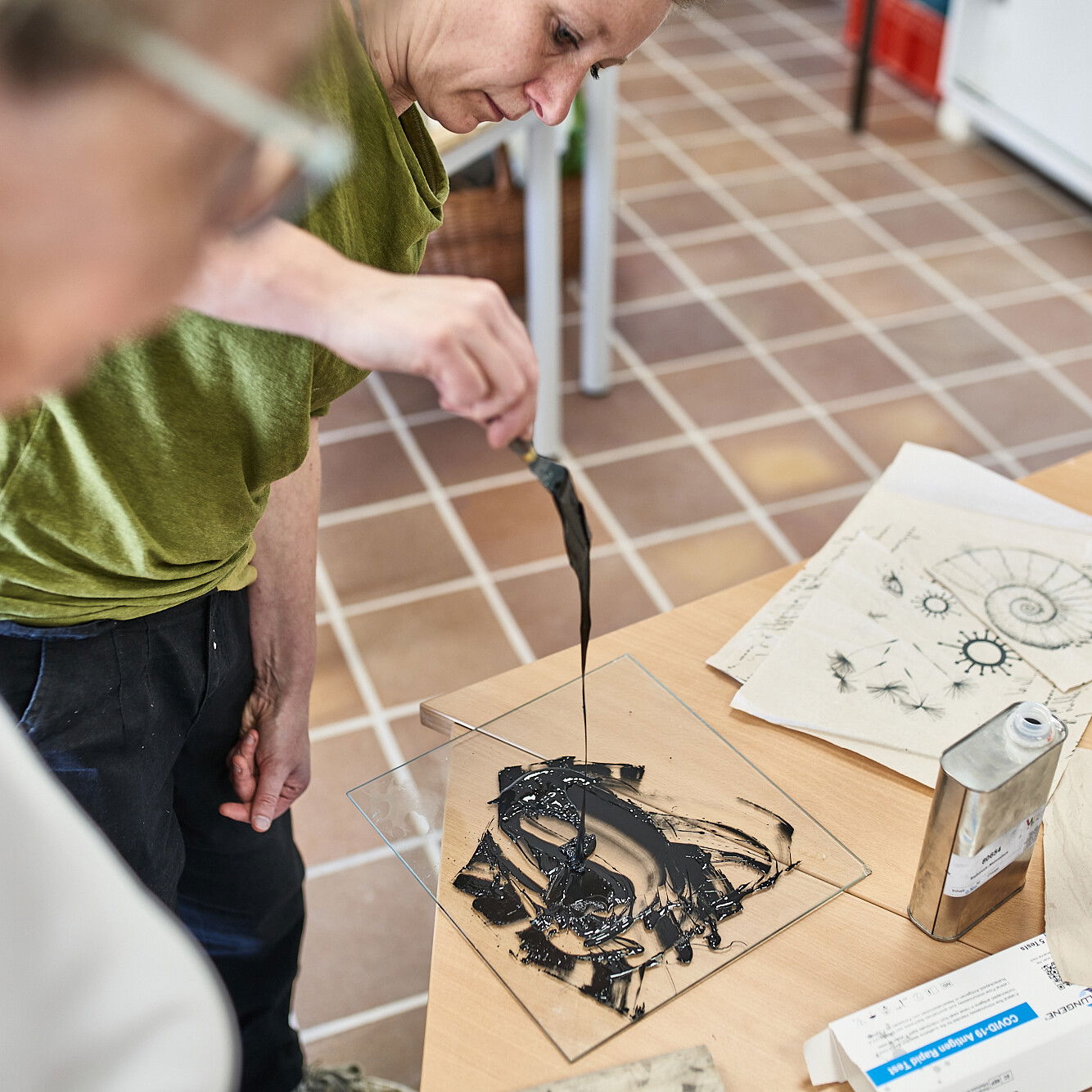 Siebdruckverfahren fFarben vorbereiten für Drucktechnik ür Drucktechnik