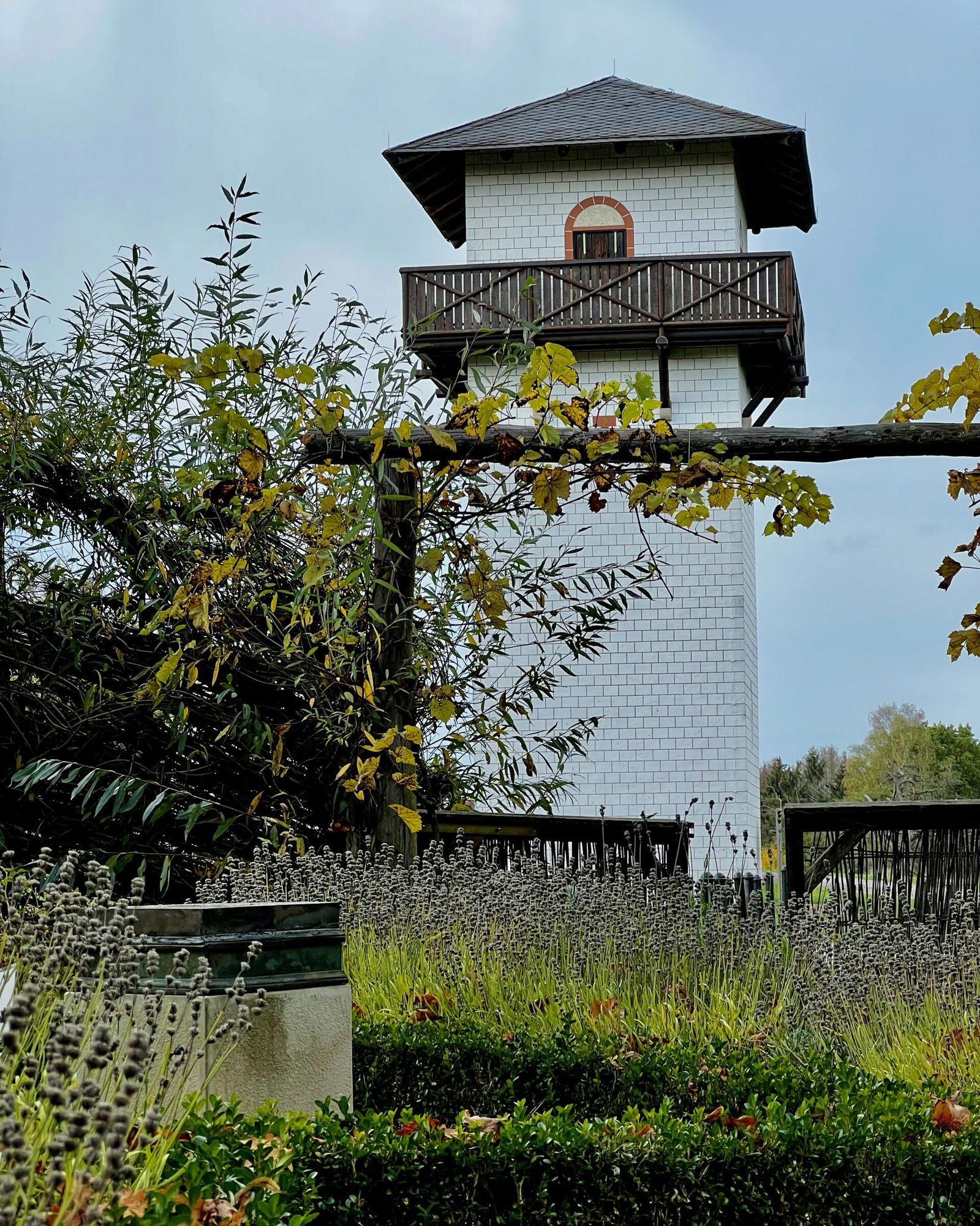 Limesturm mit kleinem römischen Garten