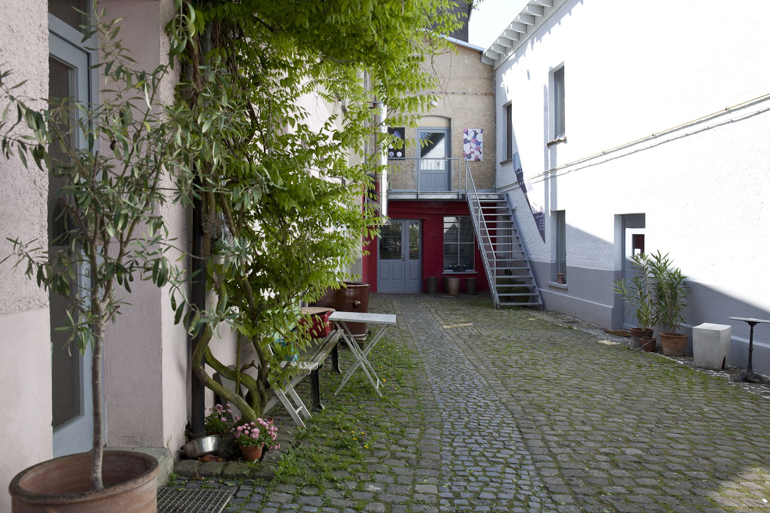 Hofansicht der Keramikgruppe Grenzhausen