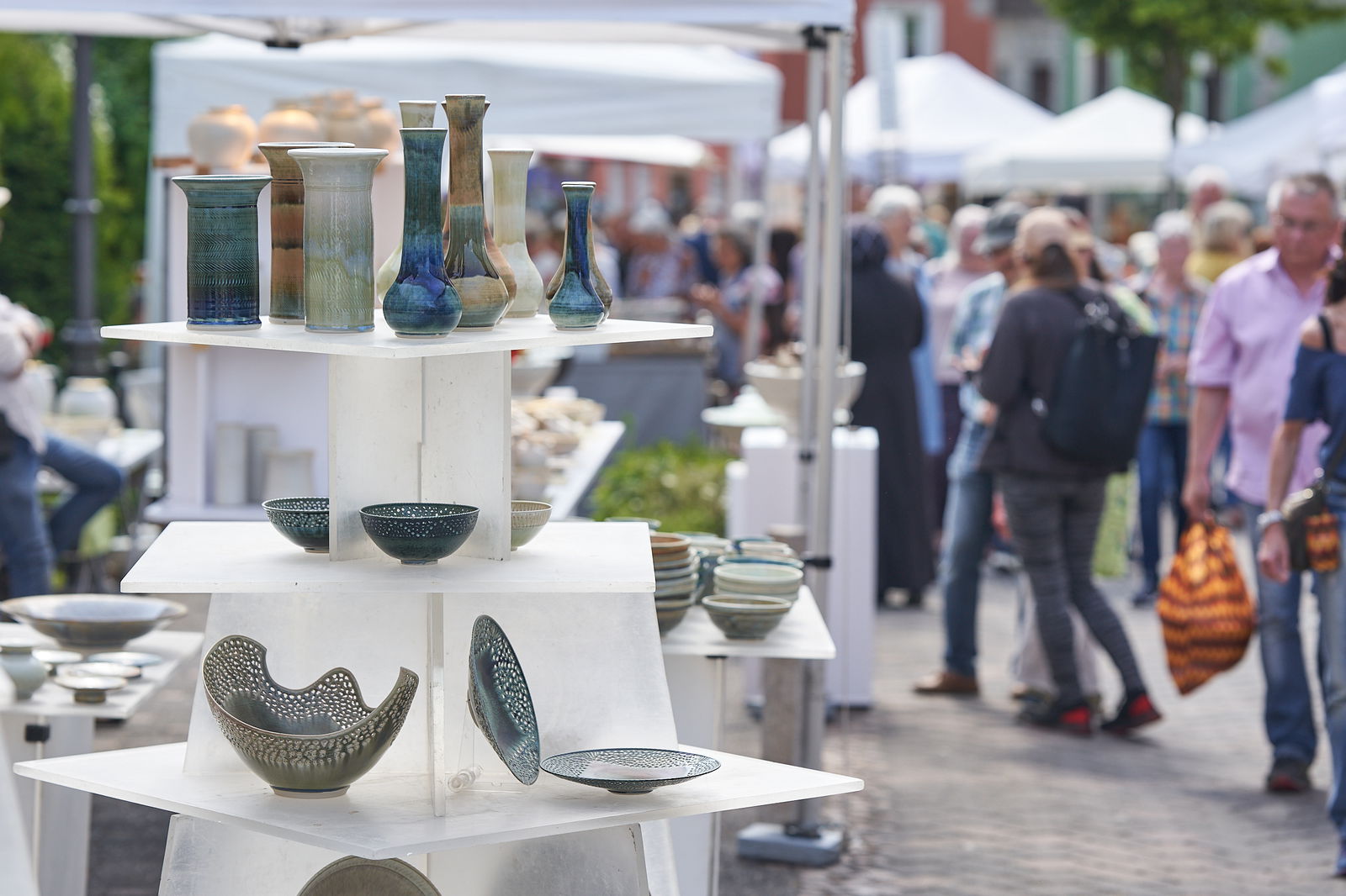 keramikschalen-hoehrgrenzhausen-naturkulturkeramik-wlachopulos-keramikmarkt2023-keramik-kunst-westerwald-keramikmarkthoehrgrenzhausen