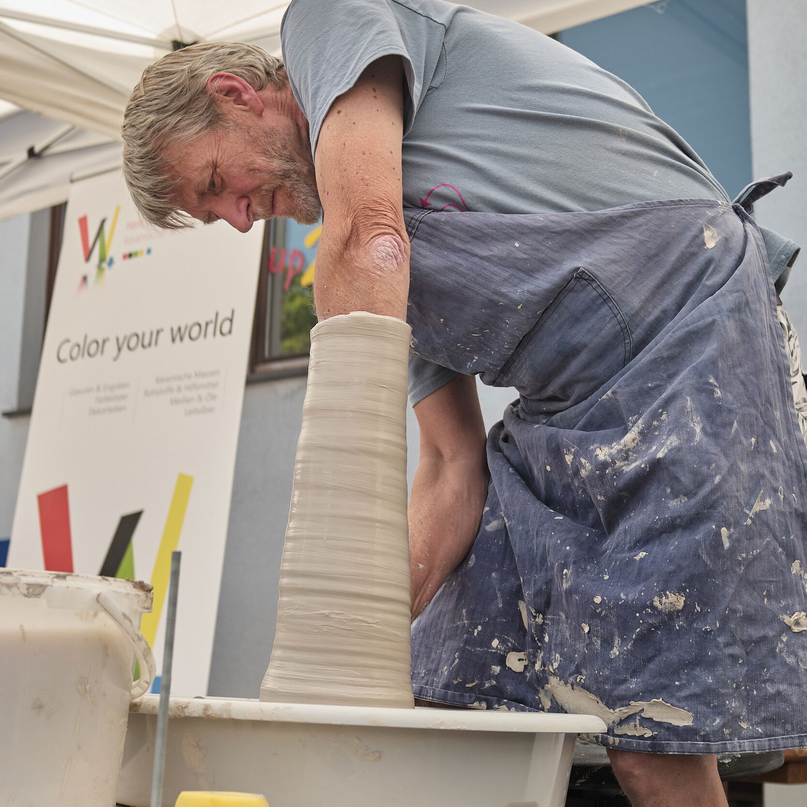 Töpfermeisterschaft-wolbring-hoehrgrenzhausen-naturkulturkeramik-wlachopulos-keramikmarkt2023-keramik-kunst-westerwald-keramikmarkthoehrgrenzhausen