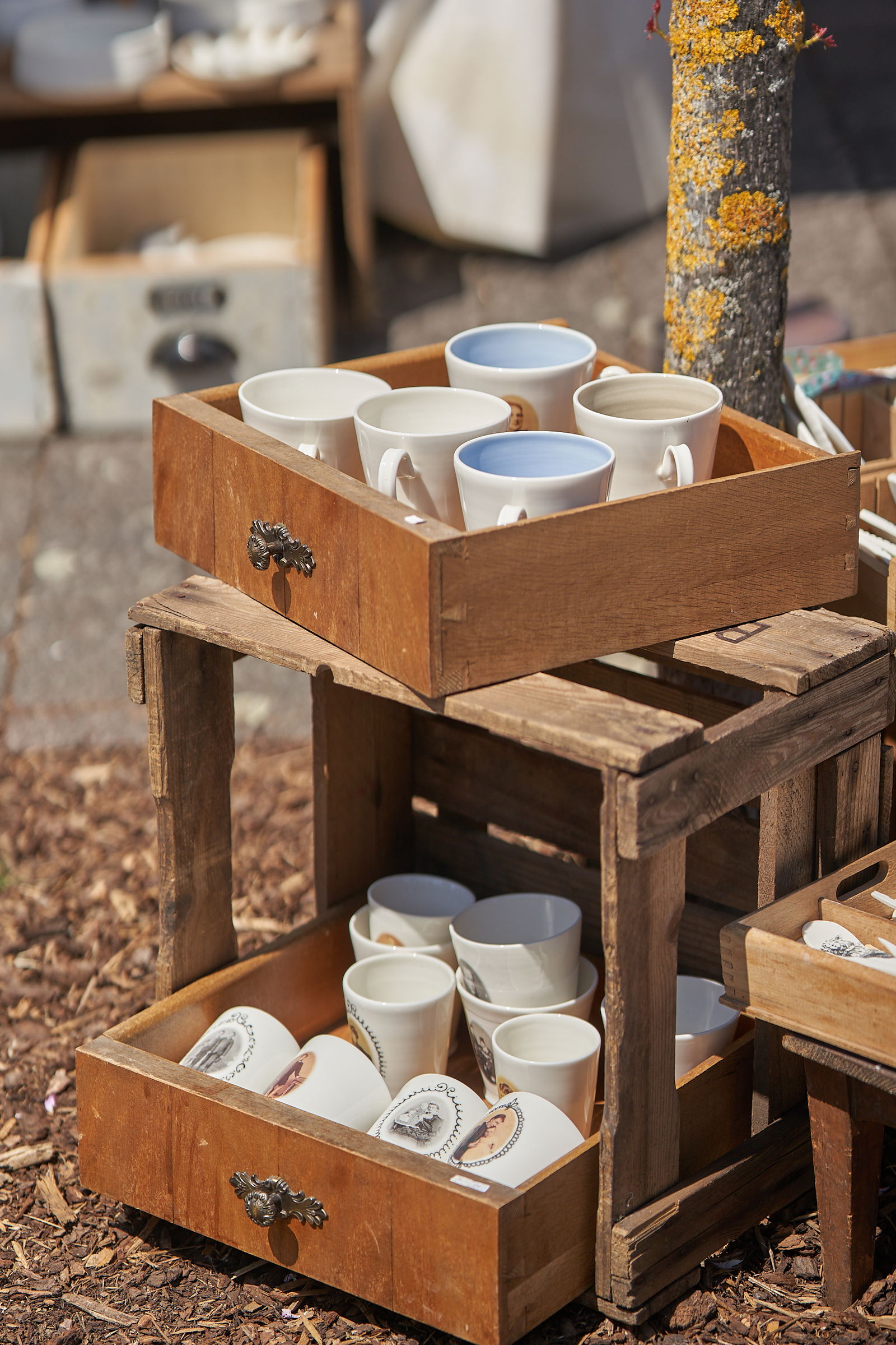 tassen-hoehrgrenzhausen-naturkulturkeramik-wlachopulos-keramikmarkt2023-keramik-kunst-westerwald-keramikmarkthoehrgrenzhausen