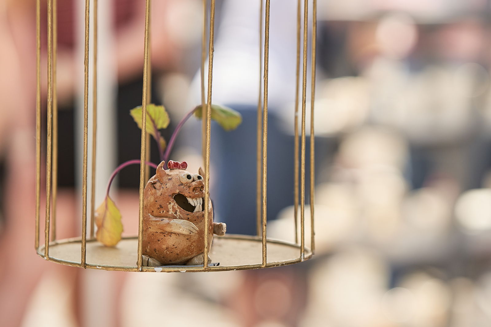 monster-keramikmonster-schmoltzi-hoehrgrenzhausen-naturkulturkeramik-wlachopulos-keramikmarkt2023-keramik-kunst-westerwald-keramikmarkthoehrgrenzhausen