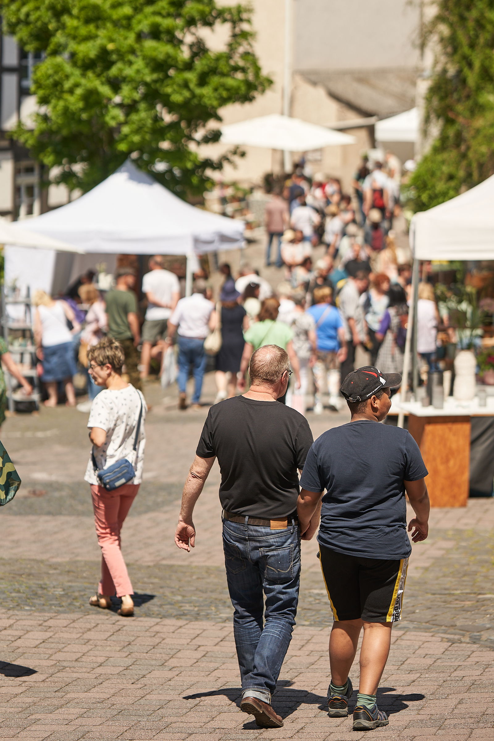 merkelbachhof-ceramix-cafelibre-hoehrgrenzhausen-naturkulturkeramik-wlachopulos-keramikmarkt2023-keramik-kunst-westerwald-keramikmarkthoehrgrenzhausen