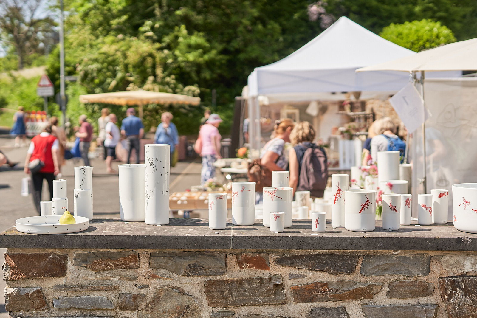 hitzler-johanna-geschirr-hoehrgrenzhausen-naturkulturkeramik-wlachopulos-keramikmarkt2023-keramik-kunst-westerwald-keramikmarkthoehrgrenzhausen