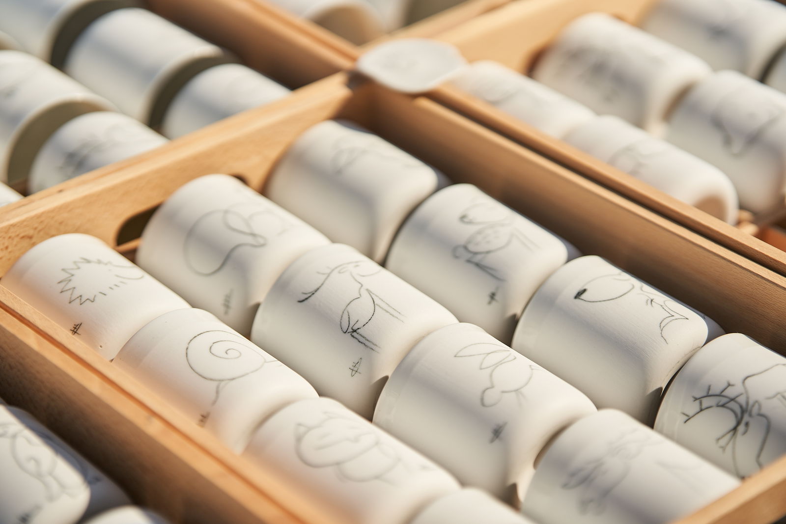 Johannahitzler-porzellan-hoehrgrenzhausen-naturkulturkeramik-wlachopulos-keramikmarkt2023-keramik-kunst-westerwald-keramikmarkthoehrgrenzhausen