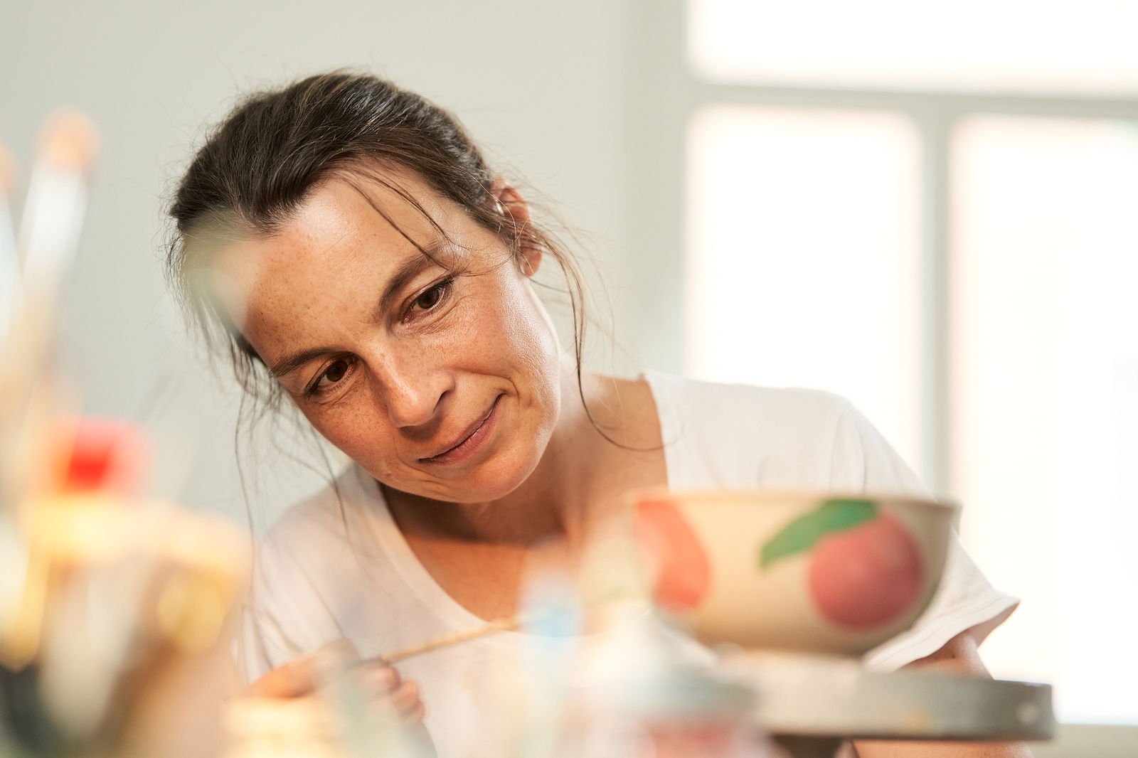 Dörthe Ries in ihrer Werkstatt © Natur Kultur Keramik