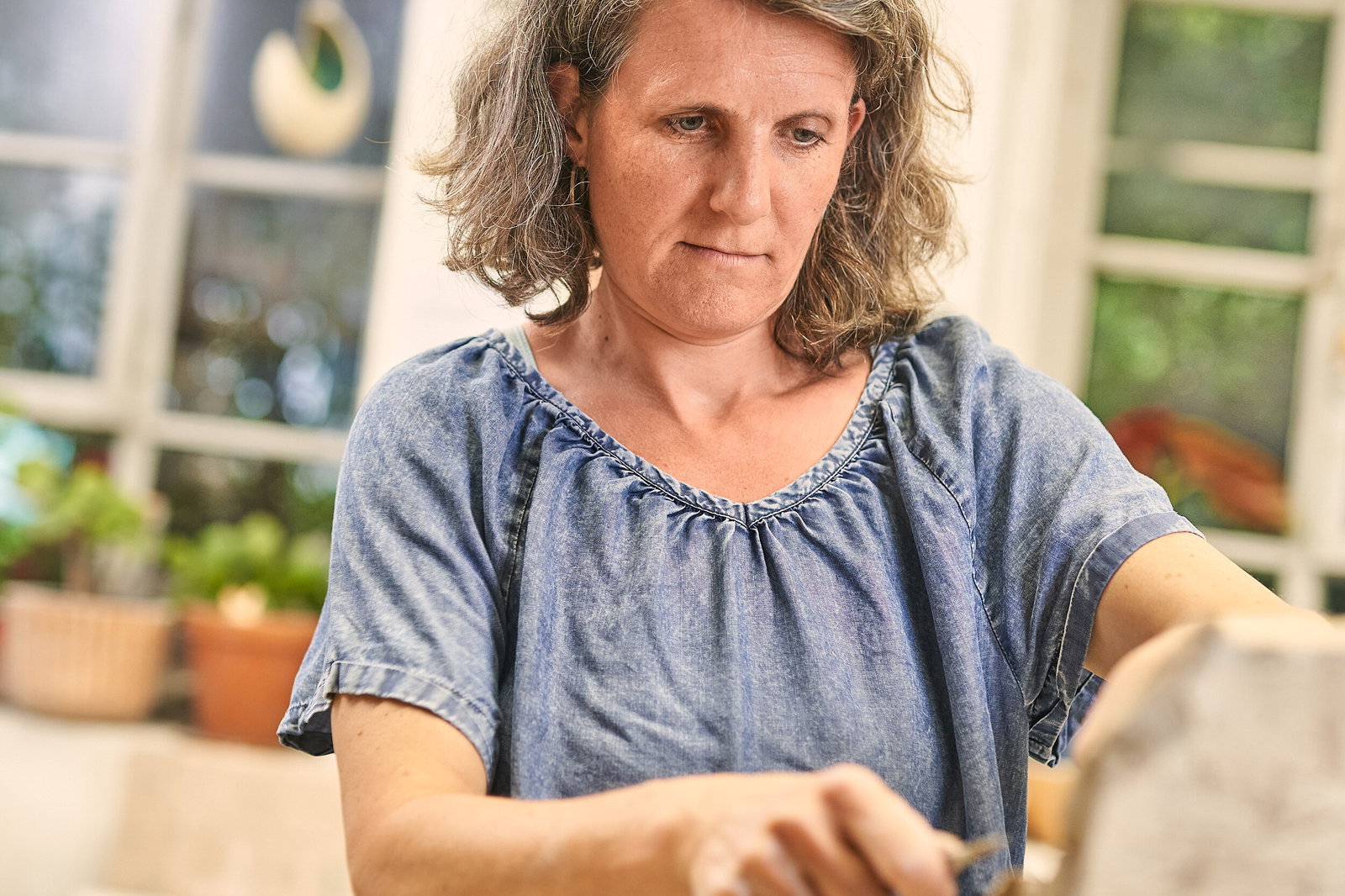 In der Keramik-Werkstatt von Susi Schmidt - die HausFrau