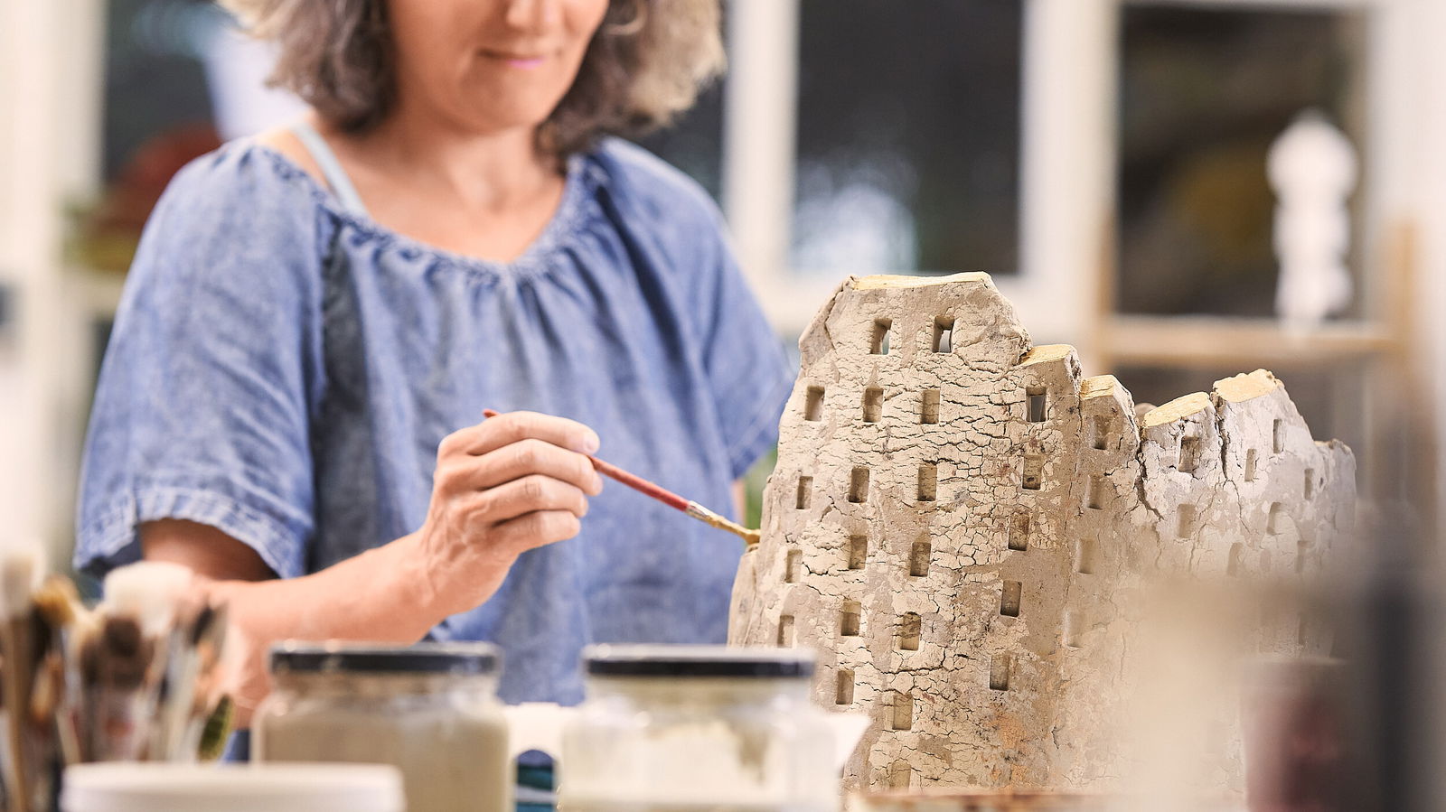 In der Keramik-Werkstatt von Susi Schmidt - die HausFrau