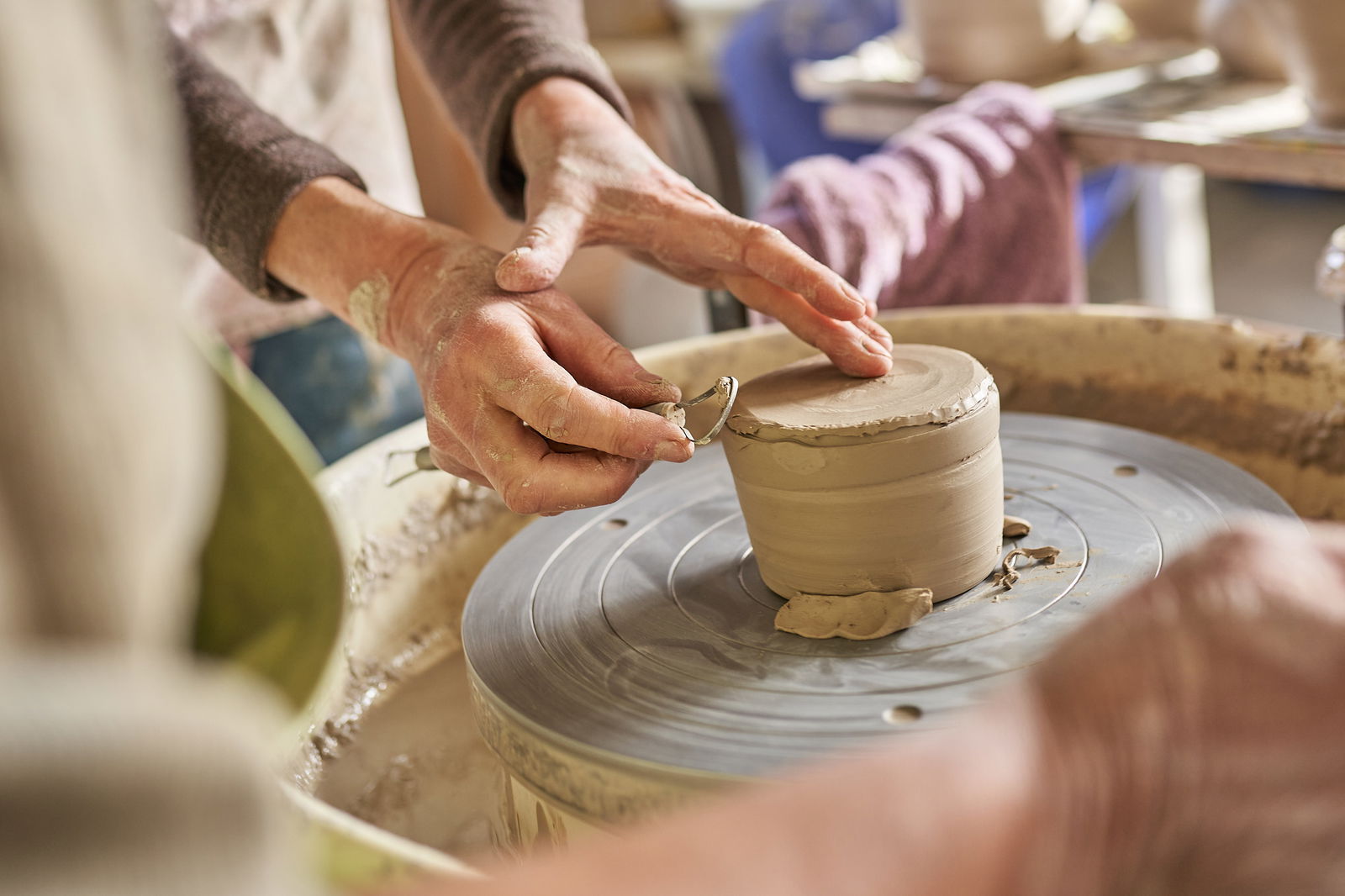 keramikworkshop, hoehr-grenzhausen, keramik, abdrehen, töpfern, mariameyer, grenzhausen, keramikstadt