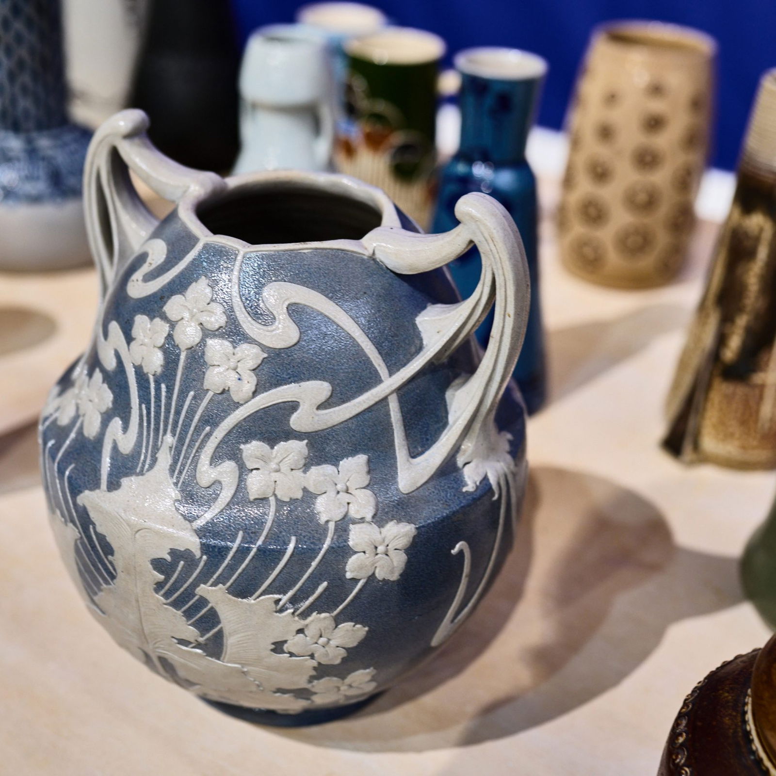 keramikmuseumwesterwald, naturkulturkeramik, inventarisierungsprojekt, keramik, jugendstilsammlung, kunst, hoehrgrenzhausen, sammlung, blaugrau, steinzeug, jugendstil, kunst, keramikkunst, alt