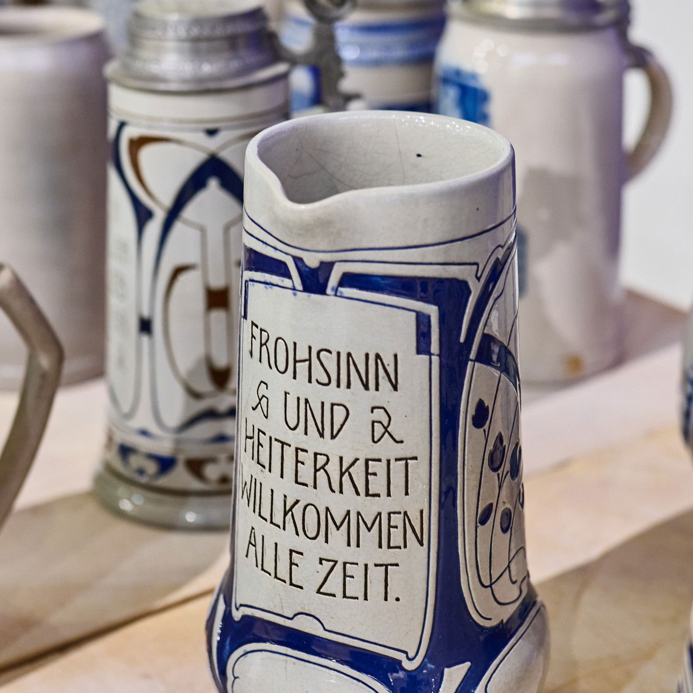 keramikmuseumwesterwald, naturkulturkeramik, inventarisierungsprojekt, keramik, jugendstilsammlung, kunst, hoehrgrenzhausen, krug, keramik, kannenbäckerland, salzbrand, blaugrau, kunst, jugendstil, vanwierigen,