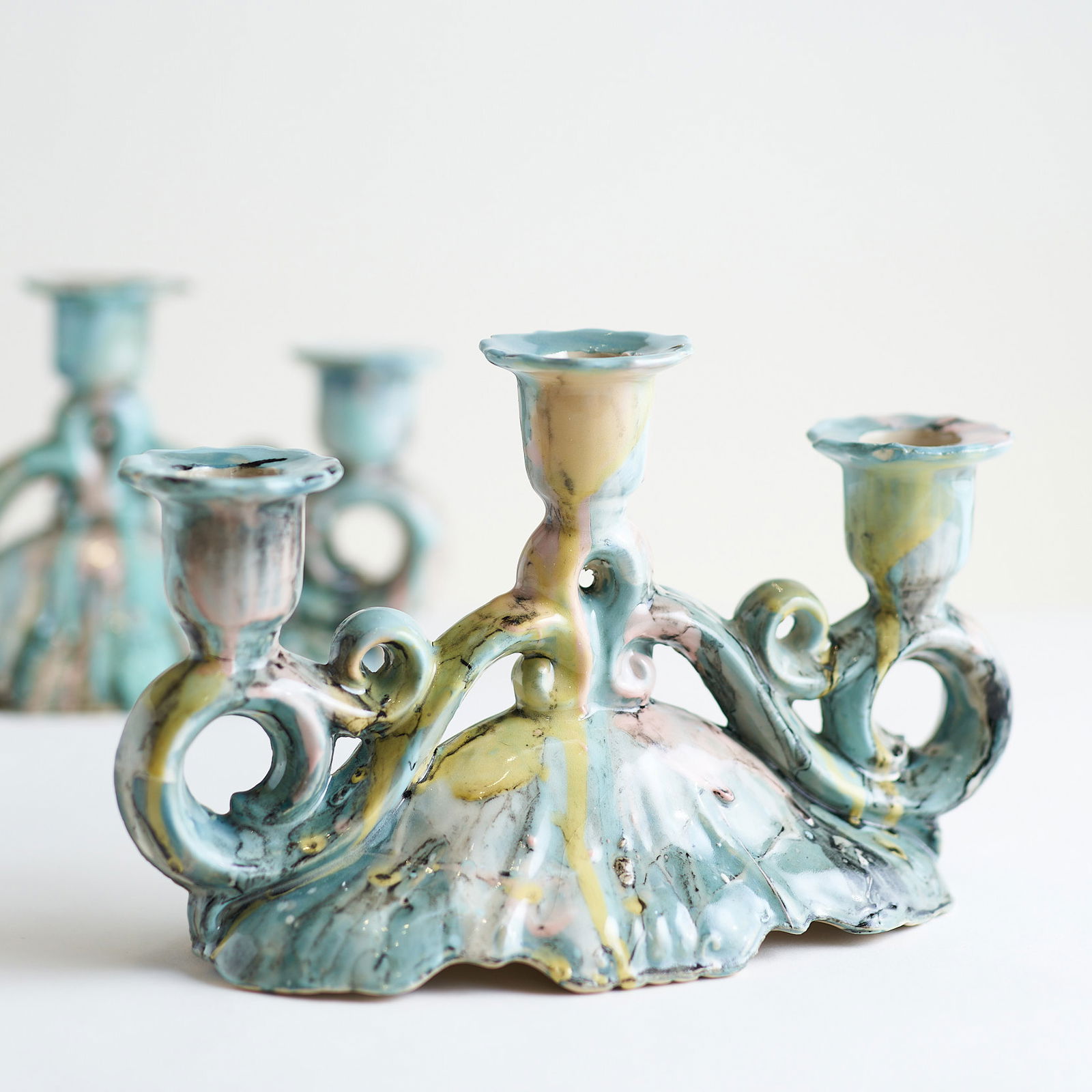 Kerzenleuchter der Keramikerin Nicole Thoss, Teinnehmerin an Höhr-Grenzhausen brennt Keramik 2024