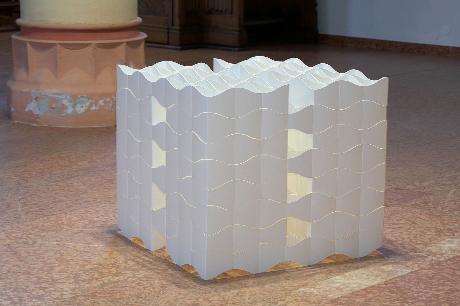 Papierobjekt der Künstlerin Kyra Spieker