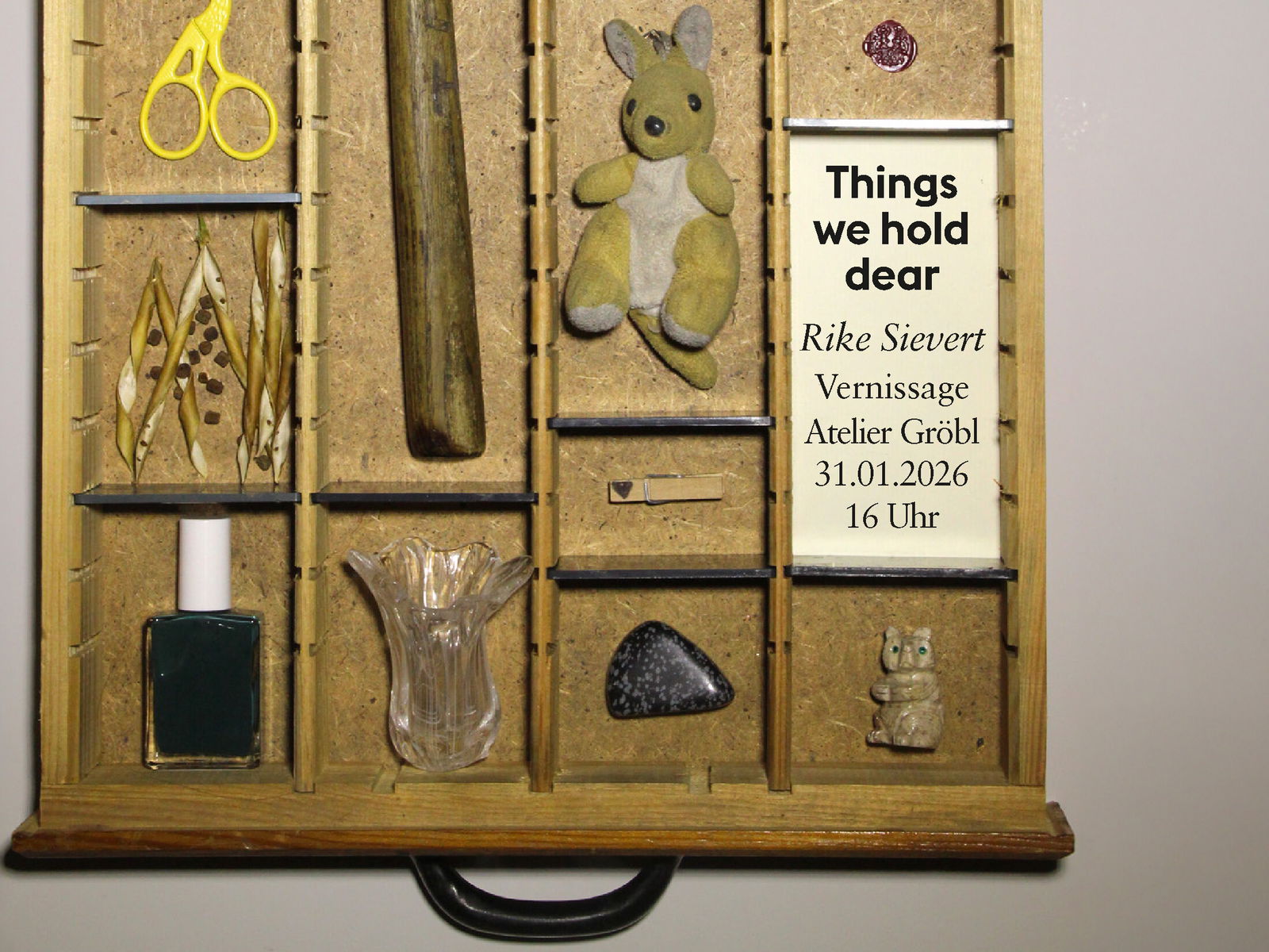 Plakat der Abschlussaustellung von Rike Sivert vom Institut für künstlerische Keramik und Glas in Höhr-Grenzhausen