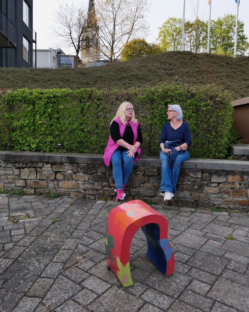 Höhrer Hocker, Ecke Schulstrasse
