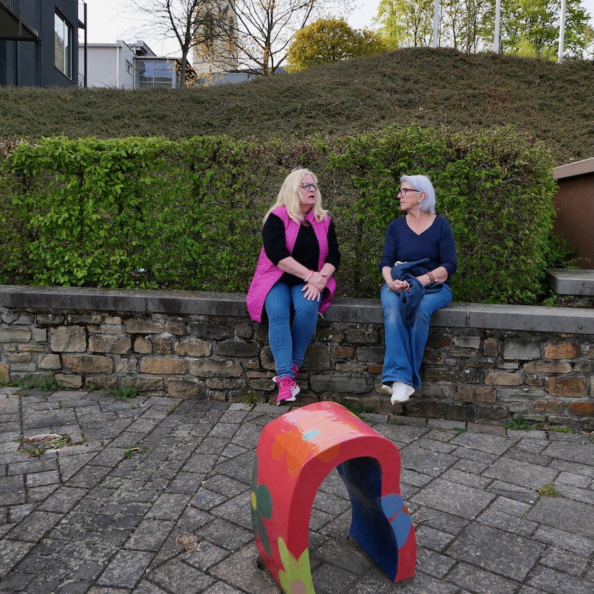 Höhrer Hocker, Ecke Schulstrasse