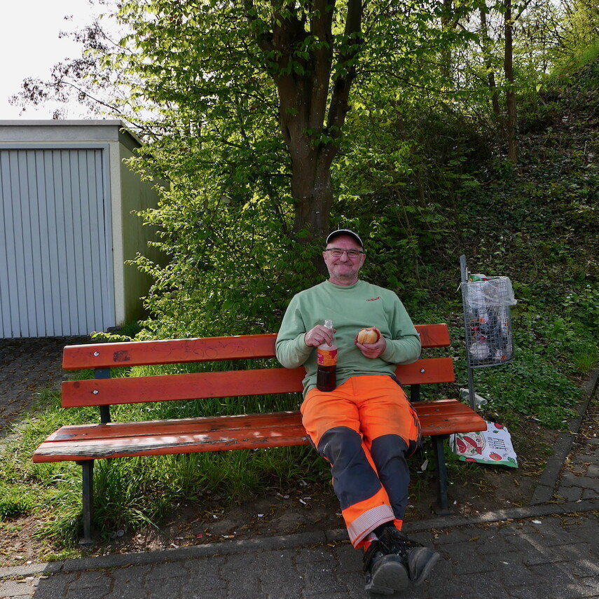 Bauarbeiterpause am Damm