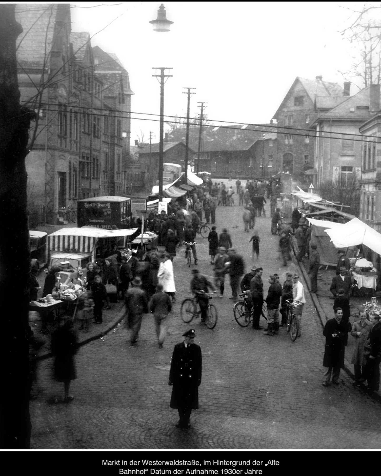 Markt beim alten Bahnhof - Quelle unbekannt, möglicherweise Westerwaldverein
